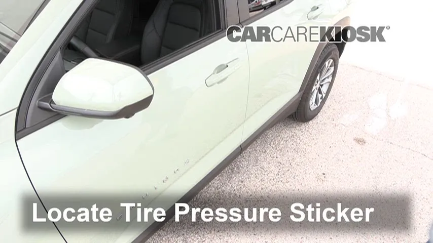 2025 Chevrolet Equinox LT 1.5L 4 Cyl. Turbo Tires & Wheels Check Tire Pressure